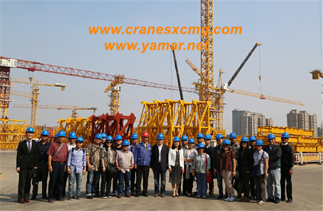  Customers from Indonesia sing contract with XCMG tower crane
