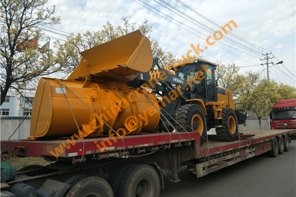 XCMG loader LW300F (2).png