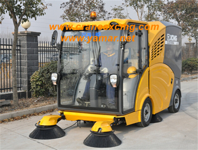 XCMG road cleaning machine