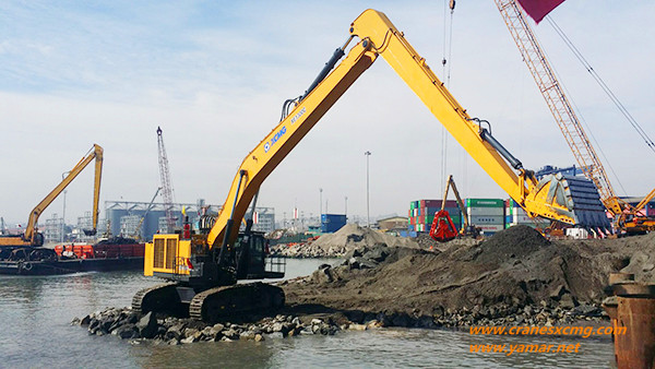 XCMG long boom excavator
