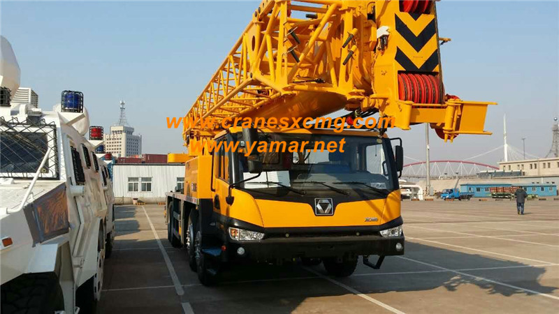 XCMG QY70K-I truck crane (1)