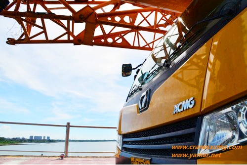 XCMG truck crane working in Hainan