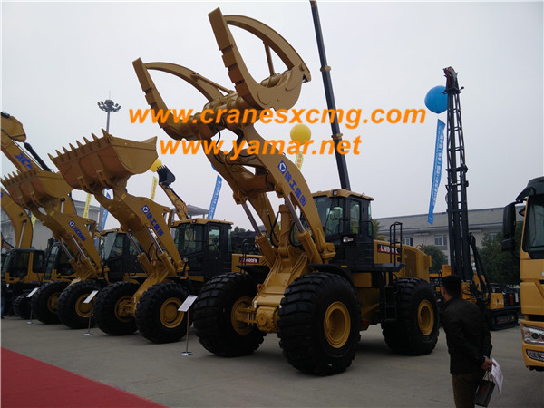 XCMG wheel loader with fork