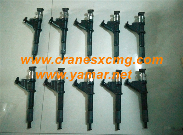 Customer ordered XCMG crane engine injector parts