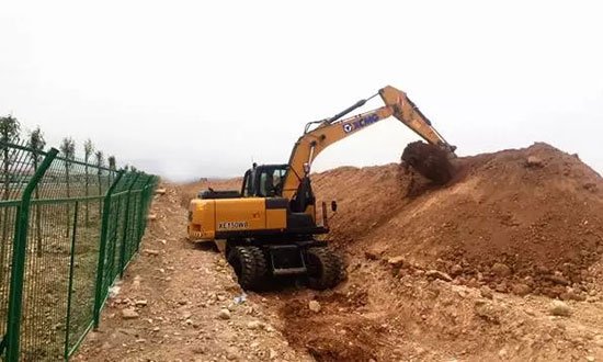 XCMG wheel excavator.jpg