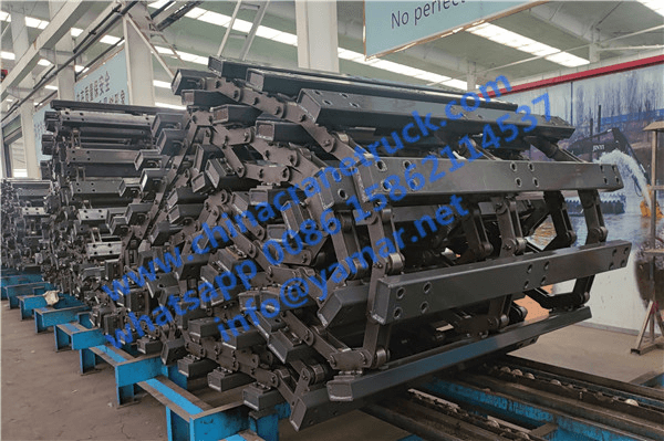 Customer order crawler track for his XCMG crawler excavator