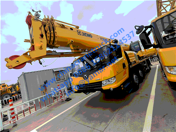 XCT30_Y RHD truck crane (2)